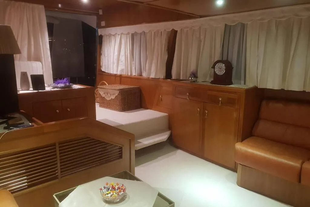 Botel Hotel Motor Boat Paloma Rea Trogir Chorvatsko