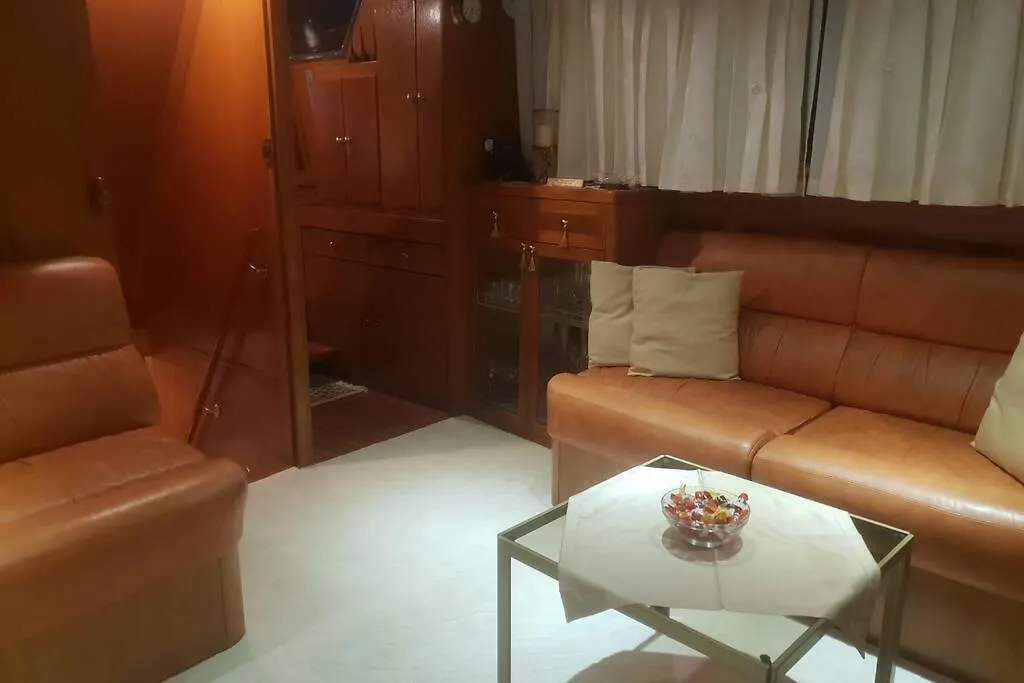 Botel Hotel Motor Boat Paloma Rea Trogir